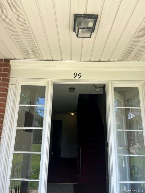 e-99 N Middletown Rd, Pearl River, NY, 10965-2055 | Card Image