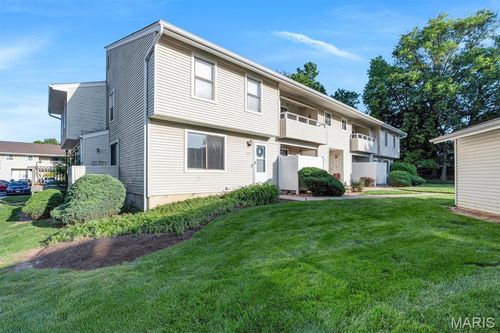 b-613 Summer Winds Ln, Saint Peters, MO, 63376-1182 | Card Image