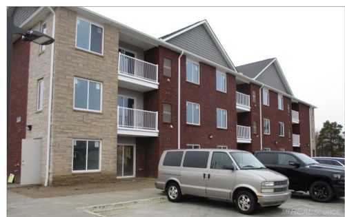 33630 Utica Rd, Fraser, MI, 48026-3402 | Card Image