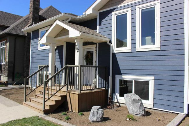 708 Northridge Avenue, Home with 5 bedrooms, 2 bathrooms and 4 parking in Picture Butte AB | Image 2
