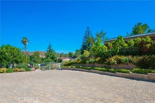  Wheatland Avenue, Sunland, CA, 91040 | Card Image