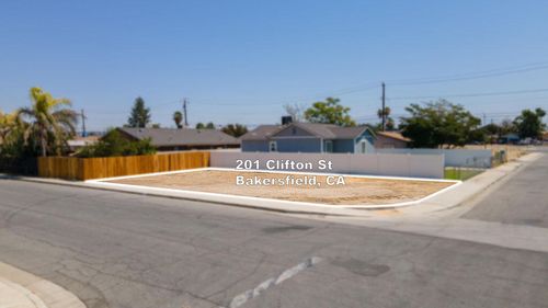 201 Clifton St, Bakersfield, CA, 93307-1749 | Card Image