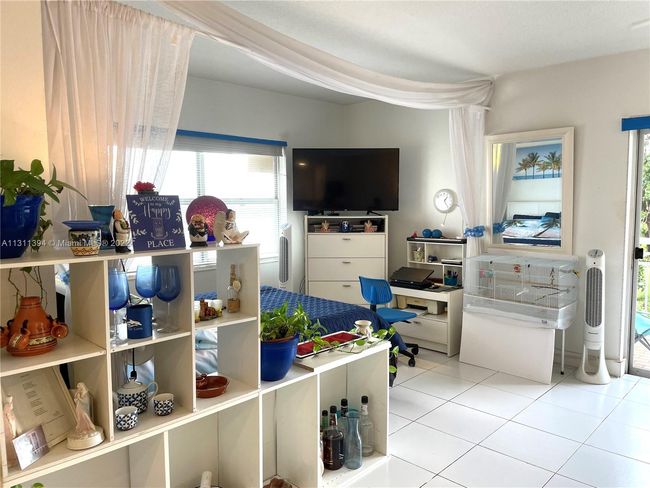 331 - 400 Kings Point Dr, Condo with 0 bedrooms, 1 bathrooms and null parking in Sunny Isles Beach FL | Image 10