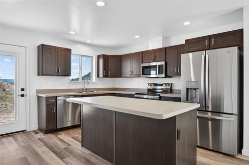 140 Peaks View Loop, Kalispell, MT, 59901 | Card Image