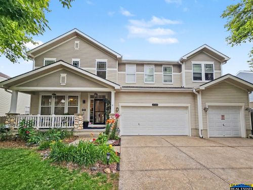 2340 Sand Hills Dr, Papillion, NE, 68046-3247 | Card Image