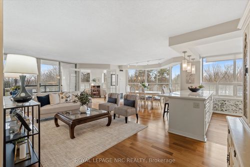 303-3 Towering Heights Blvd, Saint Catharines, ON, L2T4A4 | Card Image