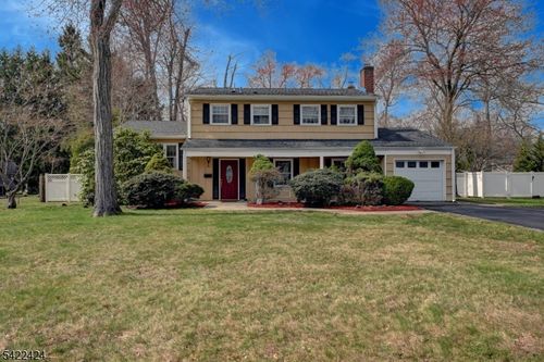 52 W William St, Lincoln Park, NJ, 07035-1350 | Card Image