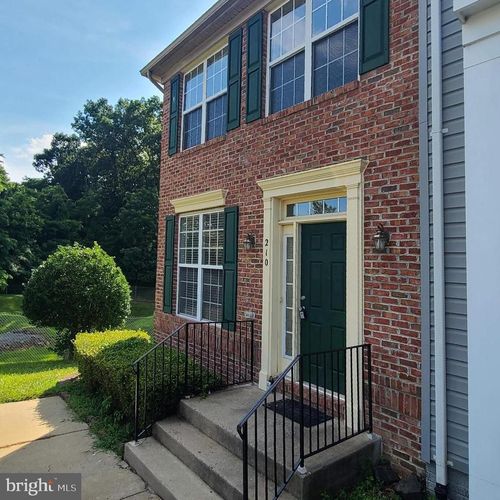 210 Hillside Ct, STAFFORD, VA, 22554-4867 | Card Image