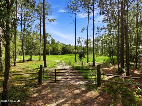1345 Gilbert Rd Se, Bolivia, NC, 28422-8749 | Card Image