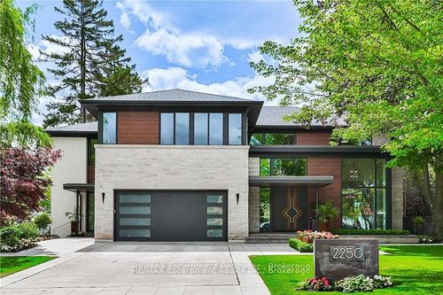 2250 Chancery Lane W, Oakville, ON, L6J6A3 | Card Image