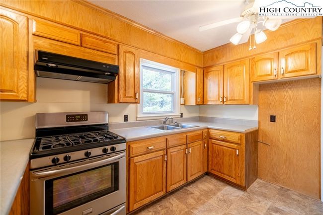 627 Saddle Mountain Church Rd, House other with 3 bedrooms, 1 bathrooms and null parking in Ennice NC | Image 34