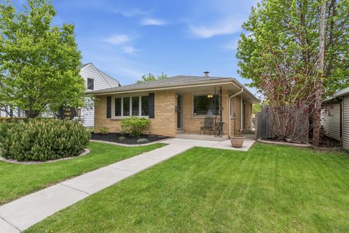 2920 E Cudahy Avenue, Saint Francis, WI, 53235 | Card Image