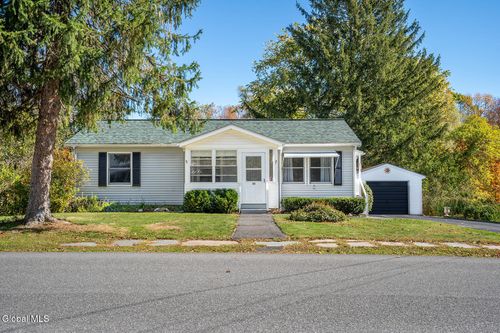 33 S Union St, Cambridge, NY, 12816-1008 | Card Image