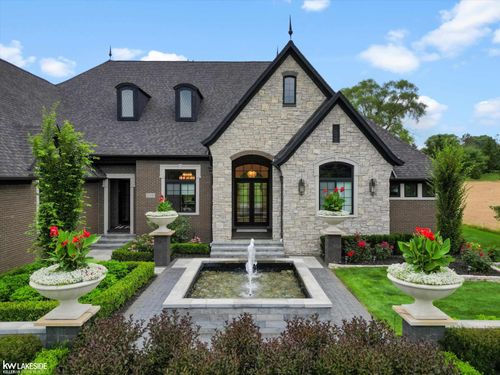 5769 Cotswold Dr, Washington Township, MI, 48094-1071 | Card Image