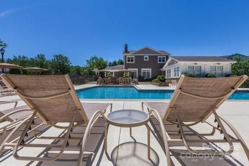 apt-205-300 Vista Lake Dr, Candler, NC, 28715-7171 | Card Image