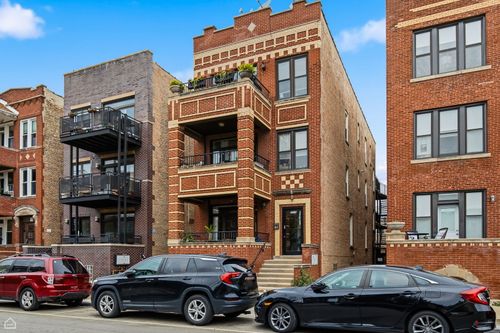 1a-2318 Augusta Blvd, Chicago, IL, 60622-4873 | Card Image