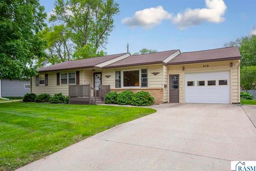 219 Floral Ave, Mankato, MN, 56001-4008 | Card Image