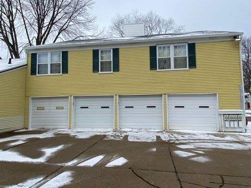 24722 Meadow Creek Dr, Harrison Township, MI, 48045-3138 | Card Image