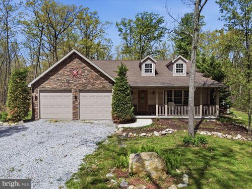 1322 Means Hollow Rd, Shippensburg, PA, 17257-9805 | Card Image