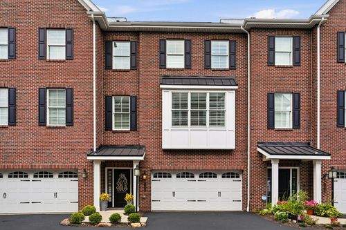 106 Chapel Harbor Dr, Pittsburgh, PA, 15238-3154 | Card Image