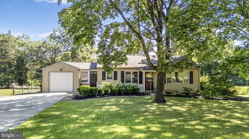422 Lee Ave, SPRING CITY, PA, 19475-2509 | Card Image