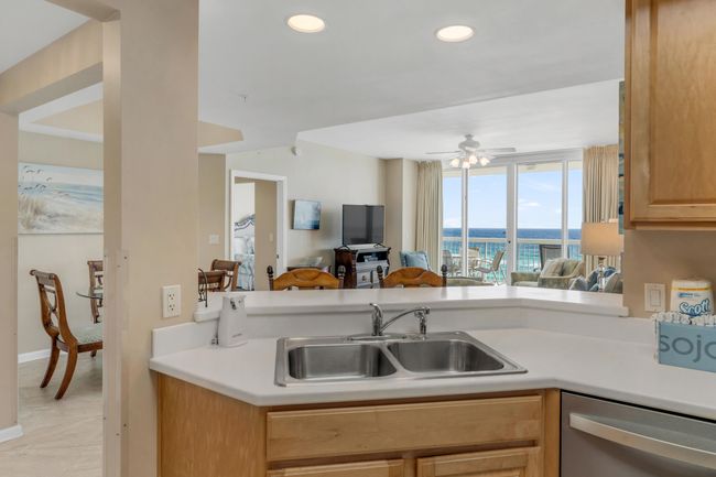 Kitchen with a view | Image 12