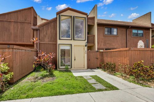 c-6323 Sw 116th Pl, Miami, FL, 33173 | Card Image