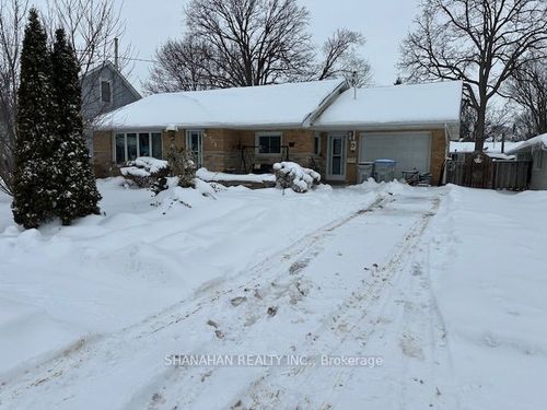 575 Front St, Warwick, ON, N0M2S0 | Card Image