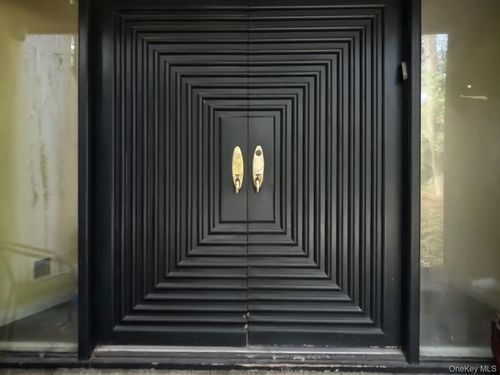 6 Bostwick Ln, Old Westbury, NY, 11568-1602 | Card Image