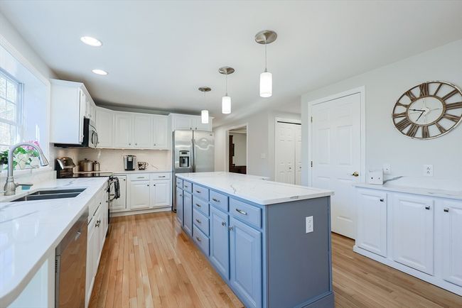 52 Quail Creek Rd, House other with 4 bedrooms, 3 bathrooms and 4 parking in North Attleboro MA | Image 8