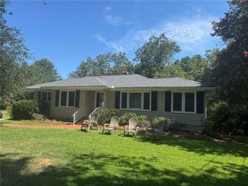 69 Buena Vista St, Winder, GA, 30680-1637 | Card Image