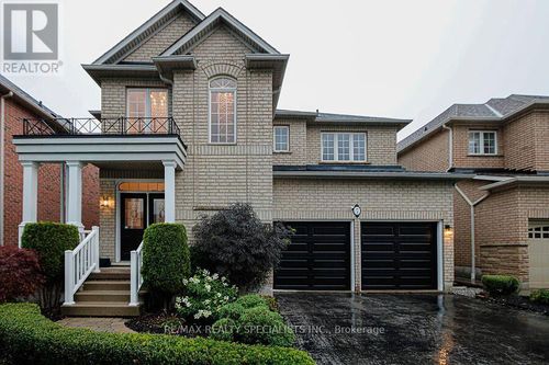 7 Kingspoint Cir, Stoney Creek, ON, L8E6C5 | Card Image