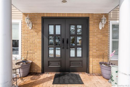 5 Pine St, Plainview, NY, 11803-2025 | Card Image