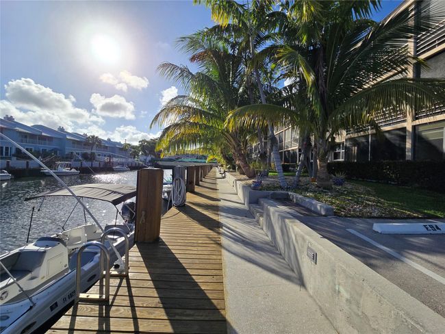 APT-303 - 4500 N Federal Hwy, Condo with 2 bedrooms, 2 bathrooms and null parking in Lighthouse Point FL | Image 4