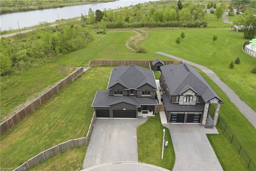 374 Viger Dr, Welland, ON, L3B0E2 | Card Image