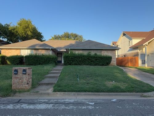 4011 Ridgebrook Dr, Arlington, TX, 76015-4030 | Card Image