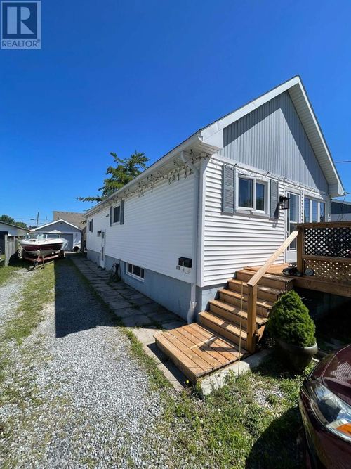9 Cambridge Avenue, St. Catharines (Secord Woods), ON, L2P1W6 | Card Image
