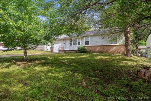 281 E 52nd St N, Tulsa, OK, 74126-2668 | Card Image