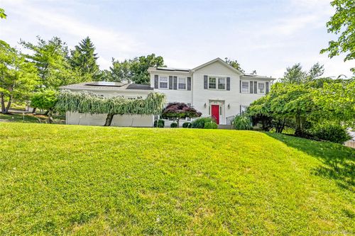 2 Sloane Ct, Stony Point, NY, 10980-3120 | Card Image