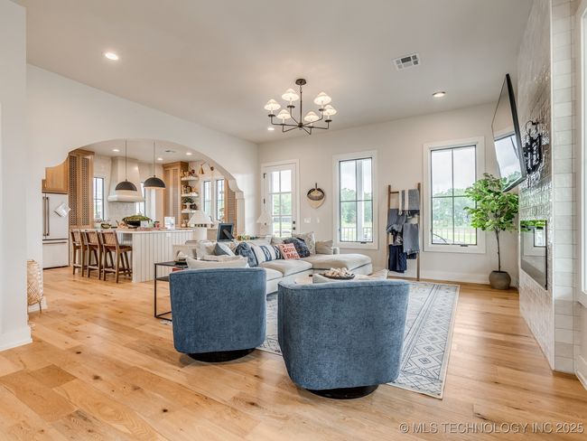 56 Center Ln, House other with 4 bedrooms, 4 bathrooms and null parking in Carlton Landing OK | Image 6