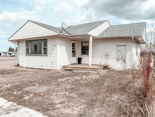 4647 53 Street, Home with 2 bedrooms, 1 bathrooms and 1 parking in Rycroft AB | Image 9