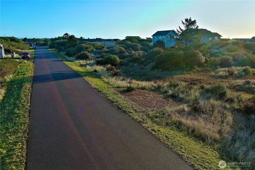 421 S Bel Air Loop Sw, Ocean Shores, WA, 98569-9280 | Card Image