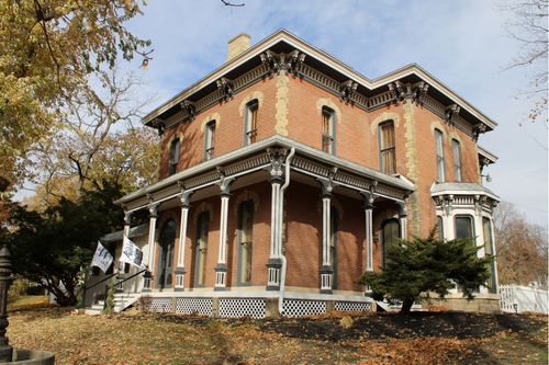 402 W Lincolnway, MORRISON, IL, 61270-2206 | Card Image