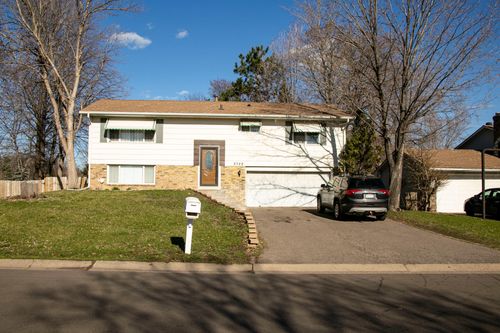 6748 Edgewood Ave N, Brooklyn Park, MN, 55428-1787 | Card Image