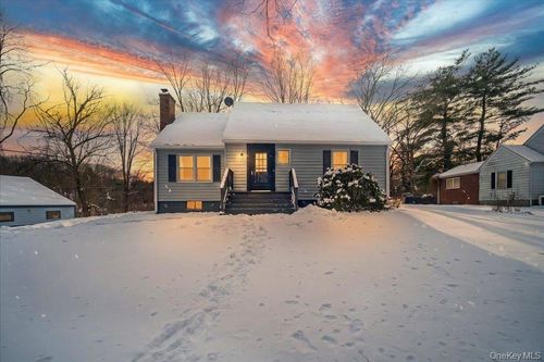 392 Titusville Rd, Poughkeepsie, NY, 12603-2922 | Card Image