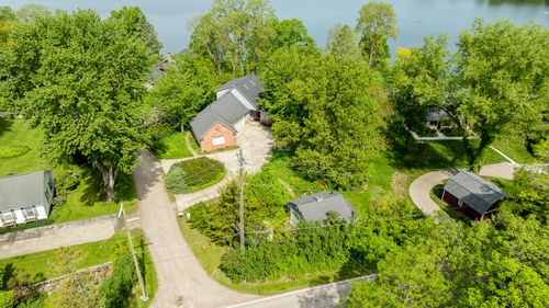 8790 Hendricks Dr, Brighton, MI, 48116-9111 | Card Image
