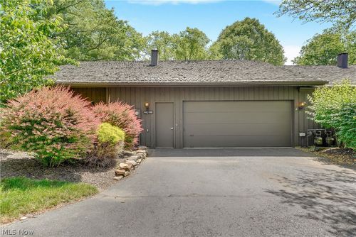 455-55 Meadowview Dr, Aurora, OH, 44202-9196 | Card Image