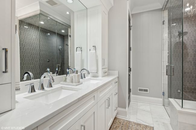2 - 2633 N Mildred Ave, Condo with 4 bedrooms, 3 bathrooms and 1 parking in CHICAGO IL | Image 19