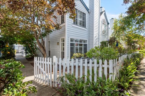 220 Commodore Dr, Richmond, CA, 94804-7427 | Card Image