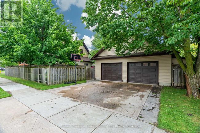 32 Cambria Rd S, House other with 3 bedrooms, 2 bathrooms and 4 parking in Goderich ON | Image 10